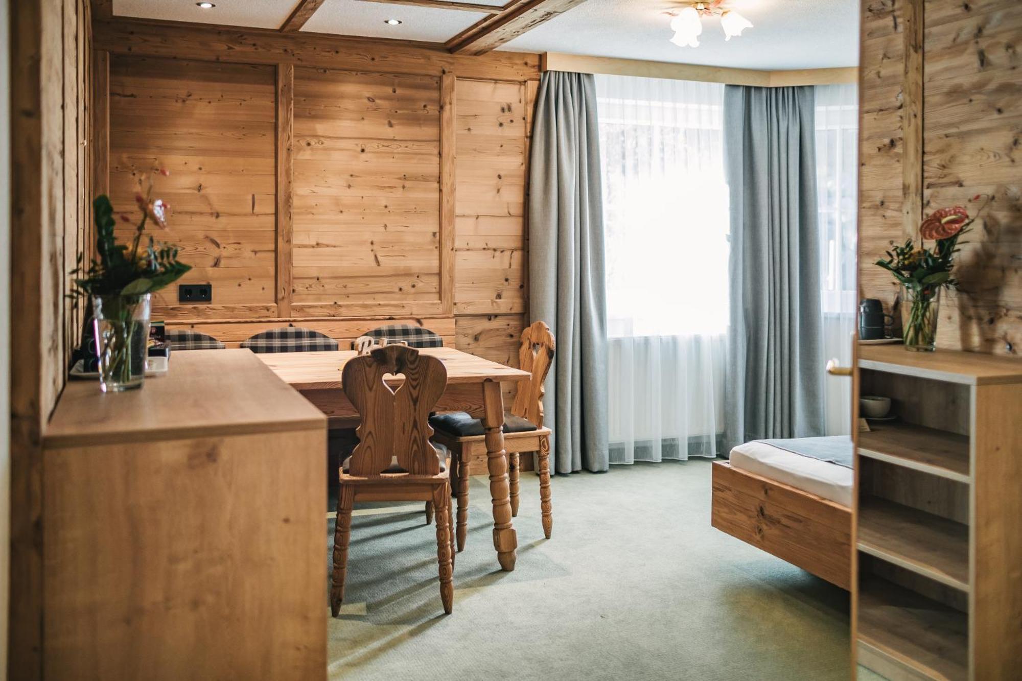 Arlen Lodge Hotel Inkl Premium Karte Im Sommer 장크트안톤암아를베르크 외부 사진